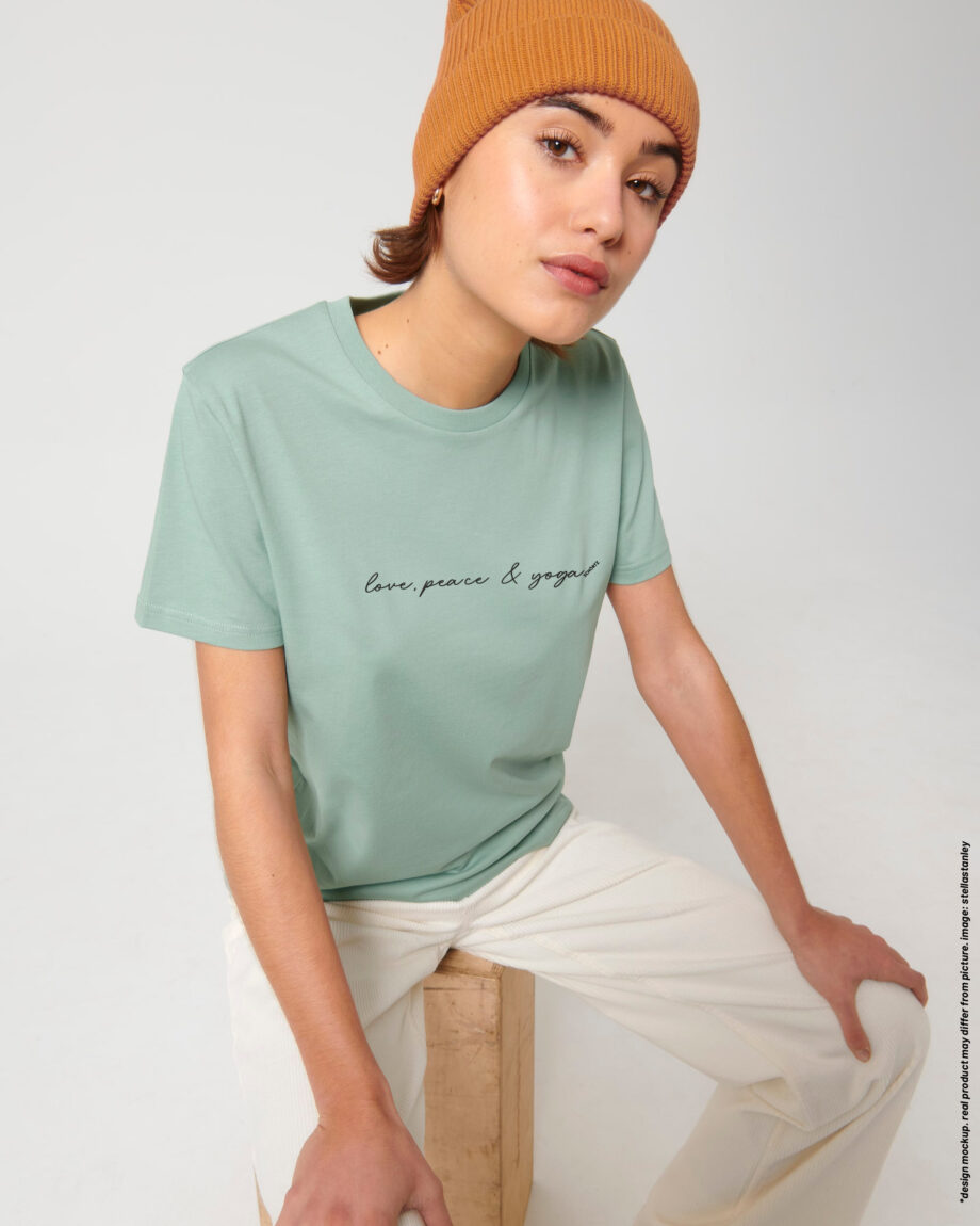 „Love, Peace & Yoga“ Unisex-T-Shirt