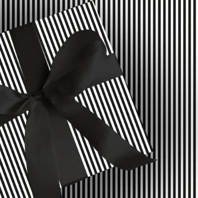 Elegantes Geschenkpapier "Black Stripes"