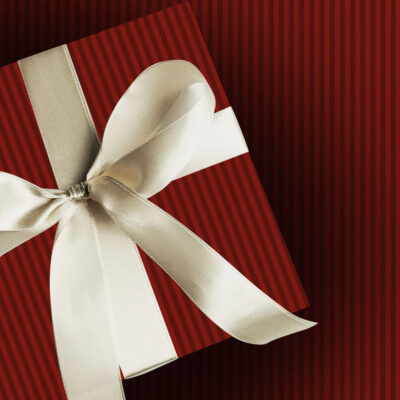 Elegantes Geschenkpapier "Red Stripes"