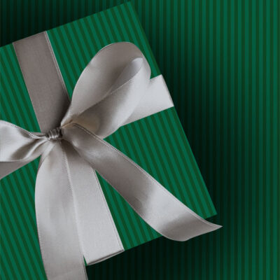 Elegantes Geschenkpapier "Green Stripes"